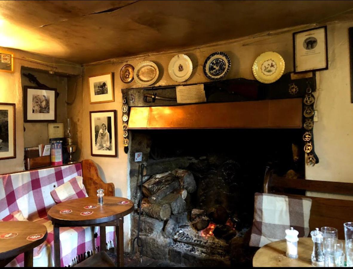 The Northmore Arms Throwleigh 外观 照片