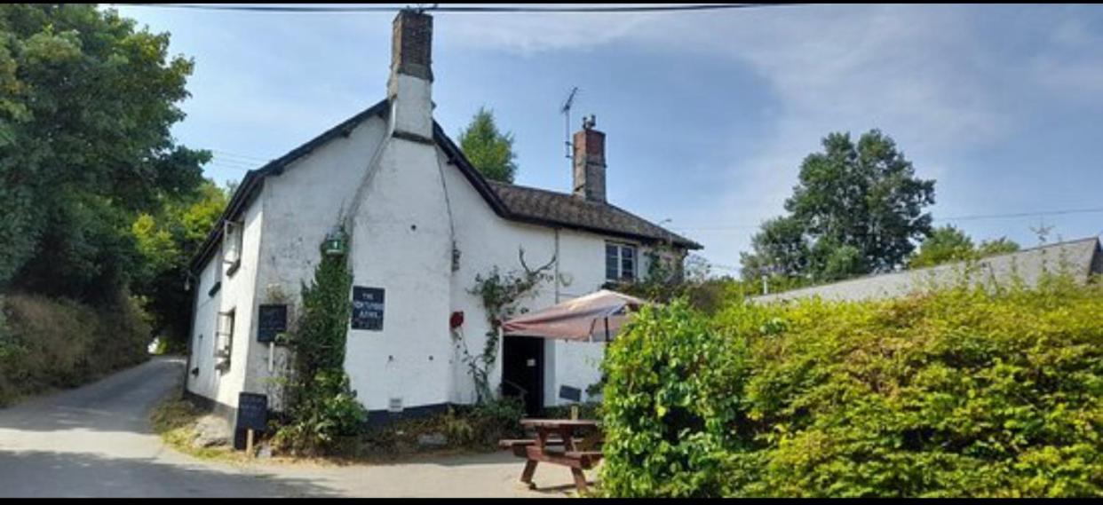 The Northmore Arms Throwleigh 外观 照片